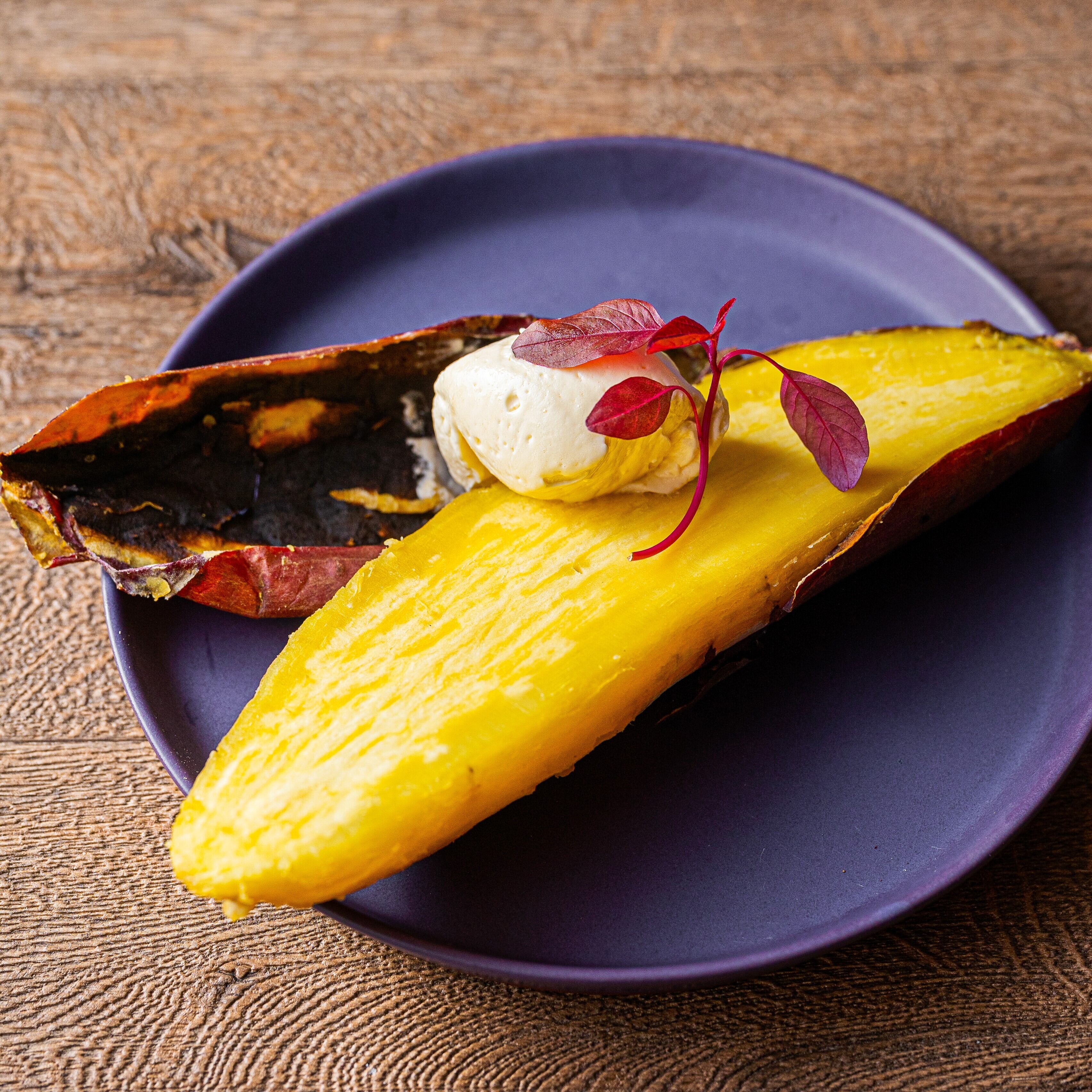 人気no ３ おすすめ ランチ ディナー 薪火焼き芋 川越はちみつホイップバター風味 Charcoal Roasted Sweet Potatoes With A Taste Of Kawagoe Honey And Whipped Butter 川越薪火料理 In The Park テイクアウトメニューのご予約はこちら