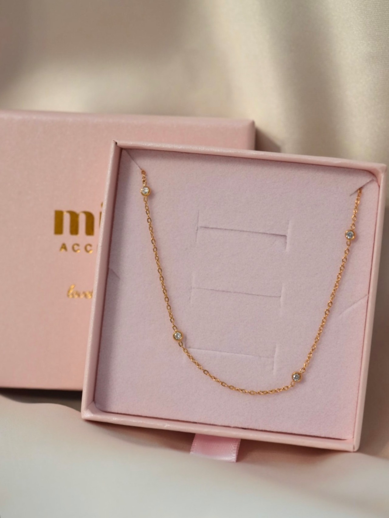 petit stone necklace