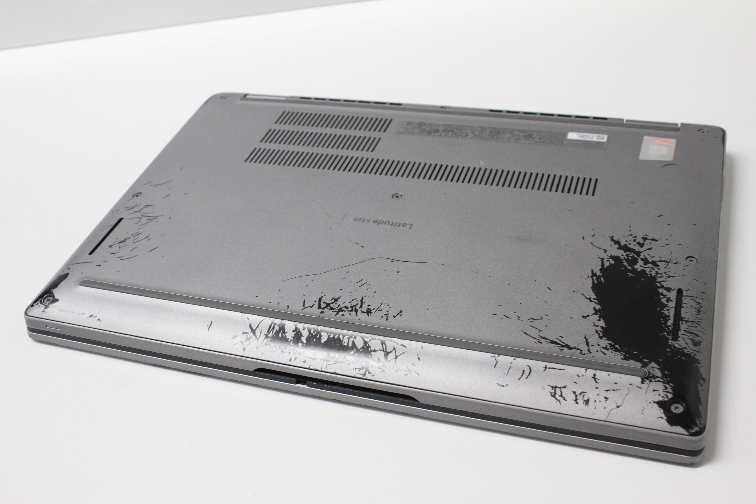 中古ノートPC】Dell〈Latitude 5320〉第11世代Core i7/SSD256GB/メモリ