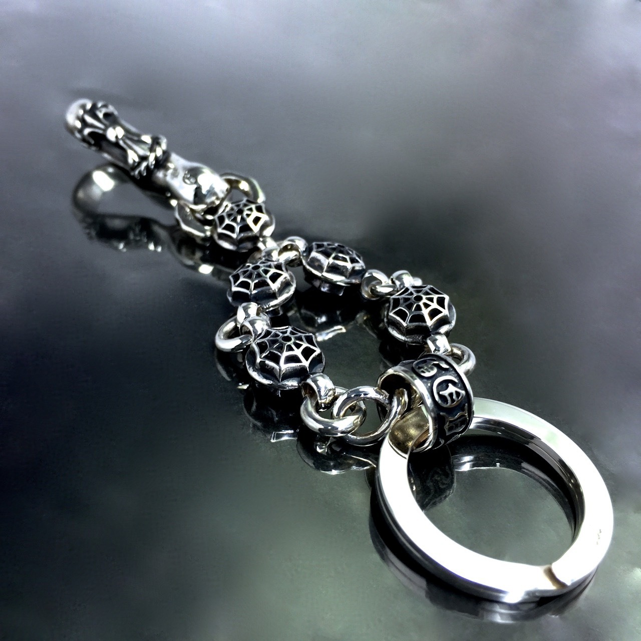 KEY CHAIN SPIDER WEB BALL(S) / キーチェーン・スパイダーウェブボールS