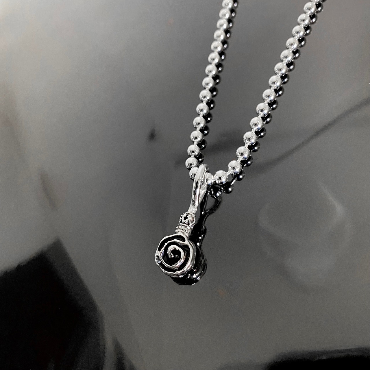 ROSE BALL PENDANT / ローズボールペンダント