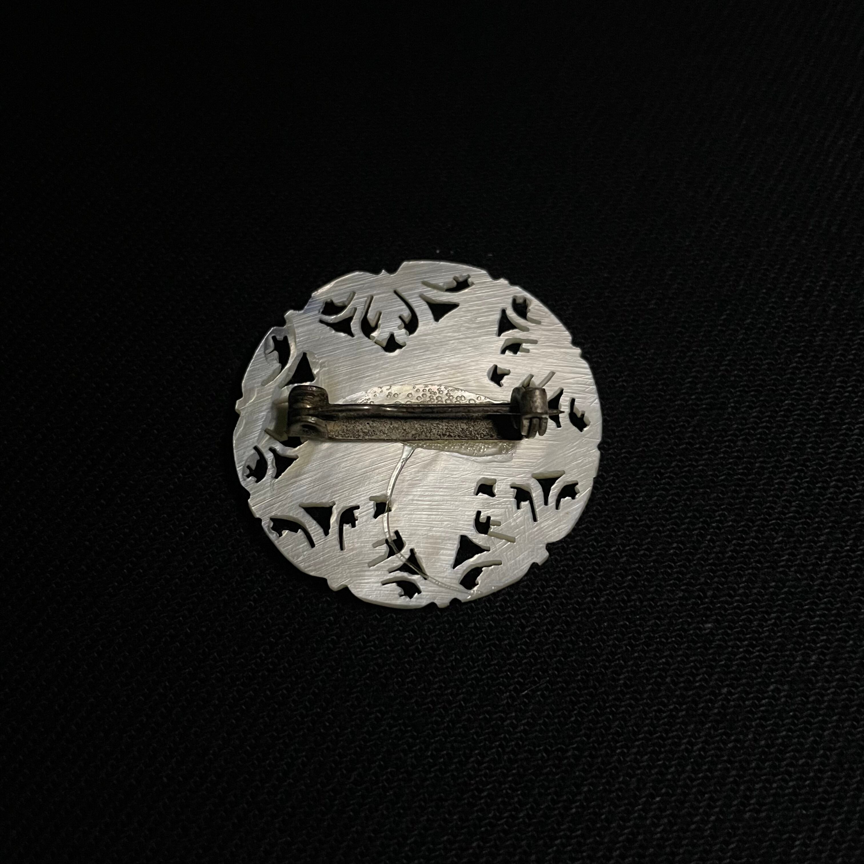 ヴィンテージ コンパクト マザーオブパール 彫刻 パール装飾 パフ付き Vintage mother of pearl /マザーオブパールブローチ | quelque jour