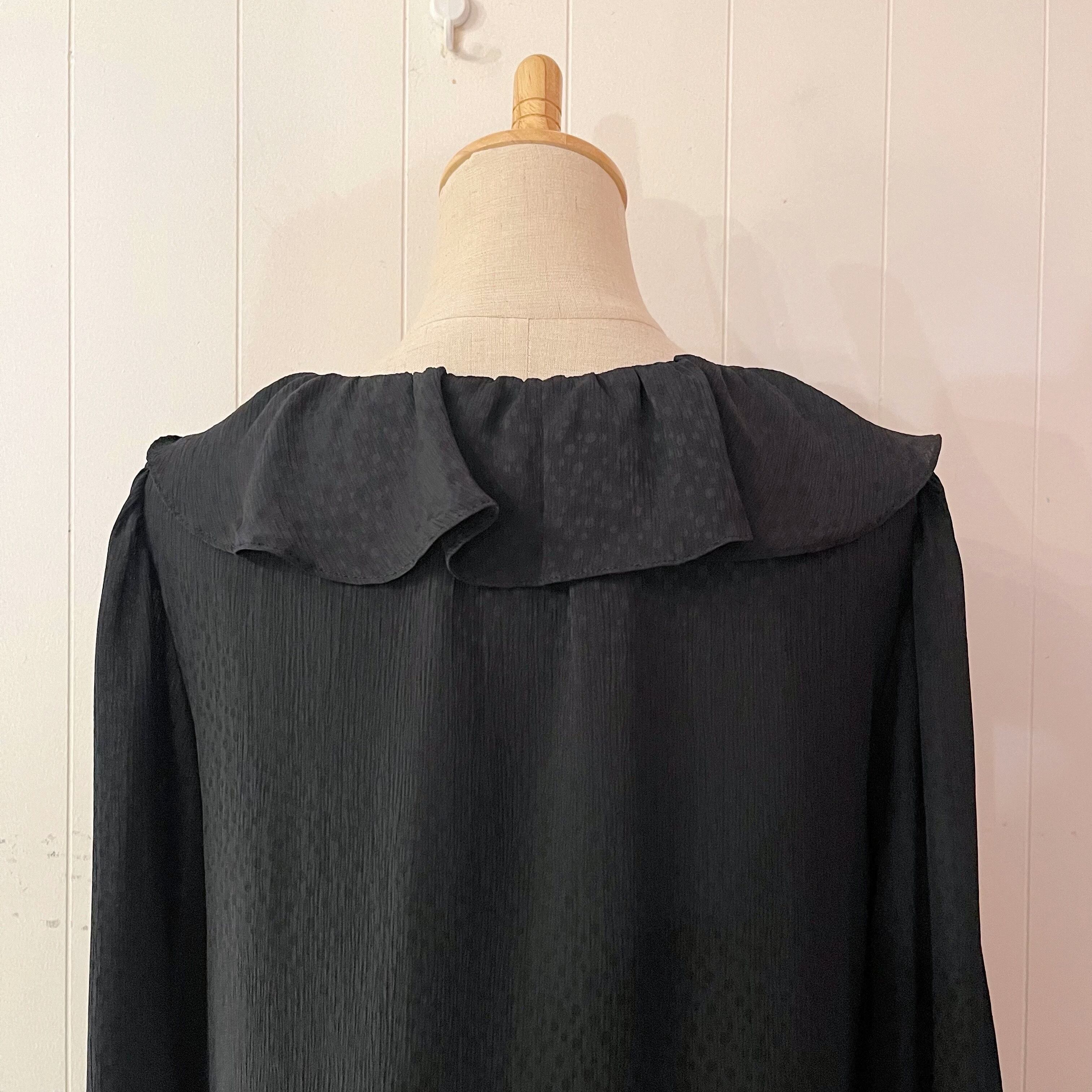 black frill collar flare one-piece