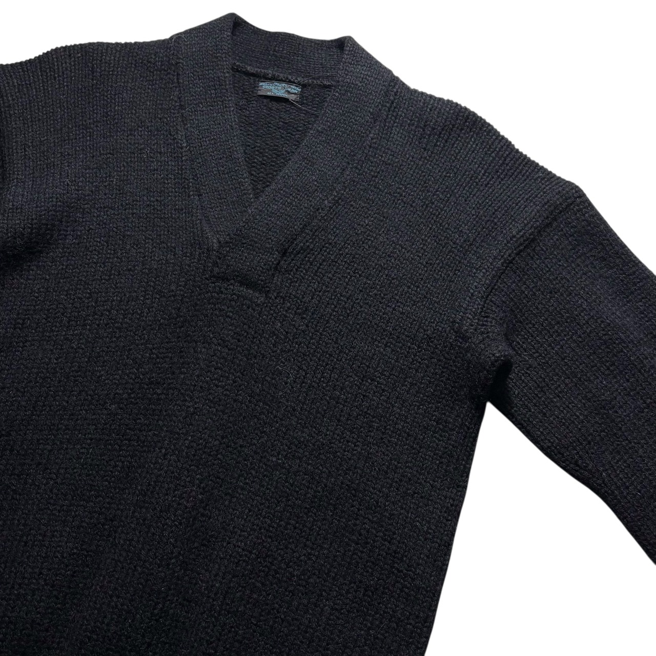vintage 1940’s~50’s black wool low gauge V neck sweater