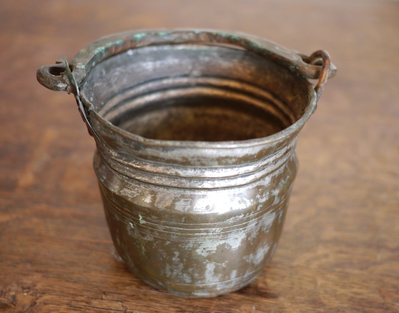 イタリア 古い銅のバケツ インテリア祭礼副葬伝統 | こりすのパン屋