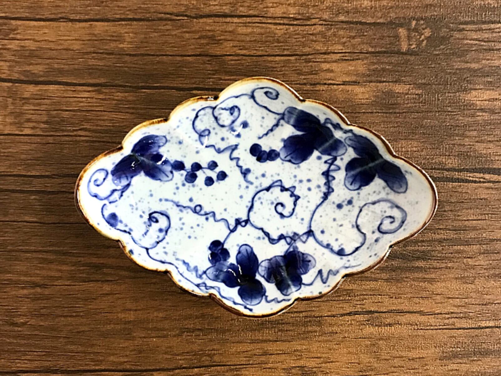 低廉 お買い得品 有田焼 福泉窯 染付捻り祥瑞木甲口変り盛皿 zppsu.edu.ph