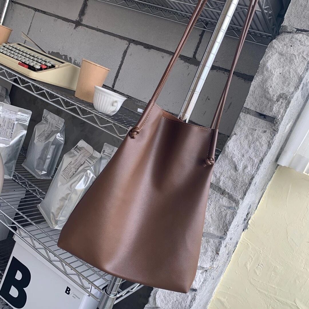 シンプルトートバッグ