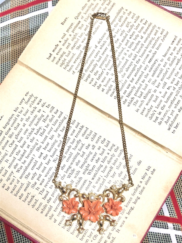 【Run Rabbit Run Vintage 】 Orange flower necklace