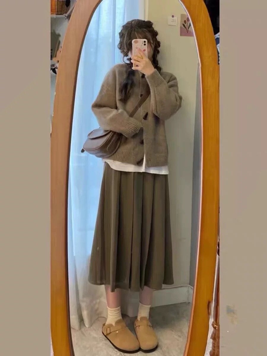 138cm〜 オリーブブラウンのプリーツロングスカート