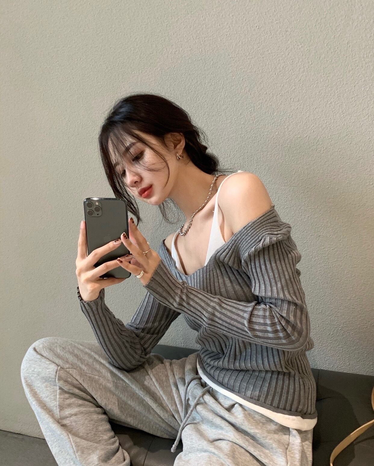 ニットシャツ グレーセーター スプリングオータムスリムトップス 春物 秋物 ブラックストロベリース20783242071