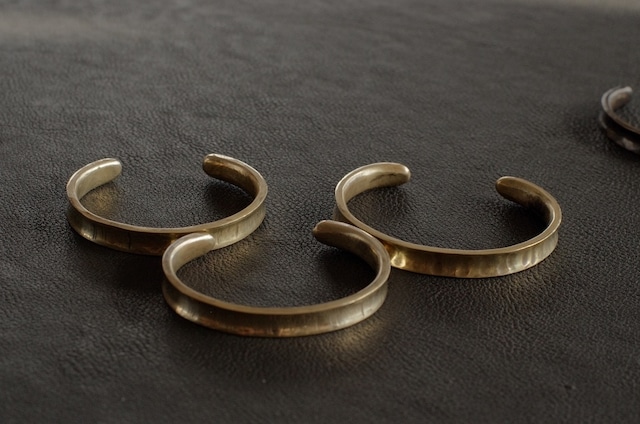 アロマバングル