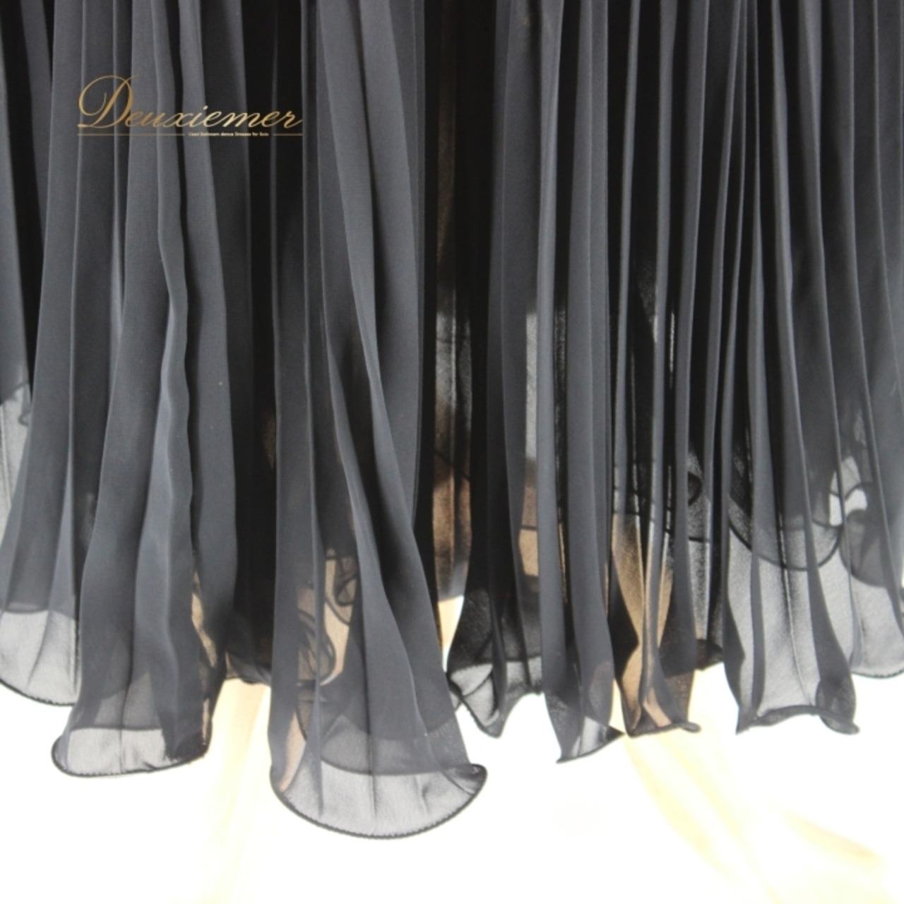 社交ダンス 衣装 スタンダード スカート レッスンウェア 練習着 レディース SEKINE セキネ ブラック系 黒 プリーツ 無地 シンプル 上品 上品なデザイン 優雅な動き クラシックスタイル ボリューム感 軽やか 伸縮性 日本製 エレガント おしゃれ コーディネート 結婚式 パーティー カジュアル シンプルスタイル ダンス練習 着心地良い シルエット ラグジュアリー レディーススカート