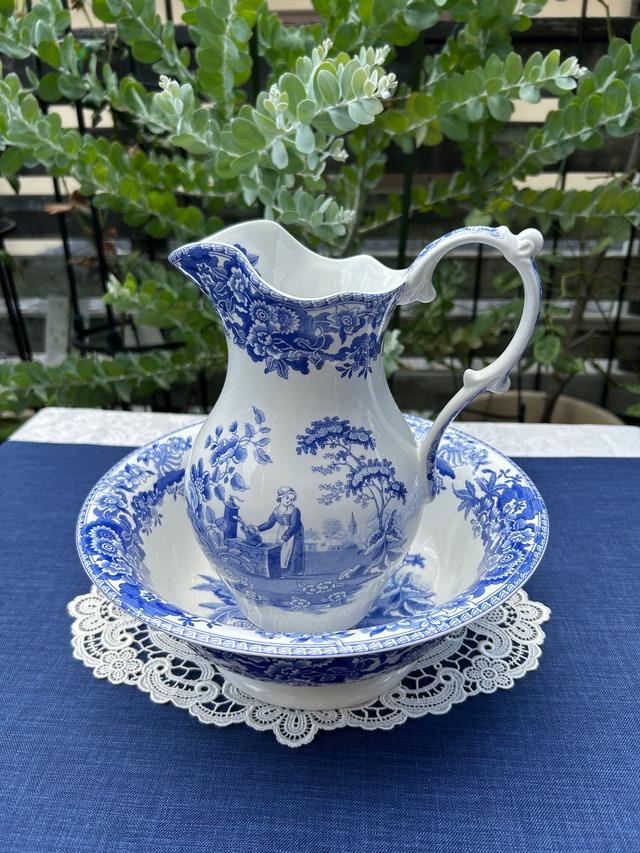 SPODE社  ブルールームコレクション 　ピッチャー　”The Girl at Well"