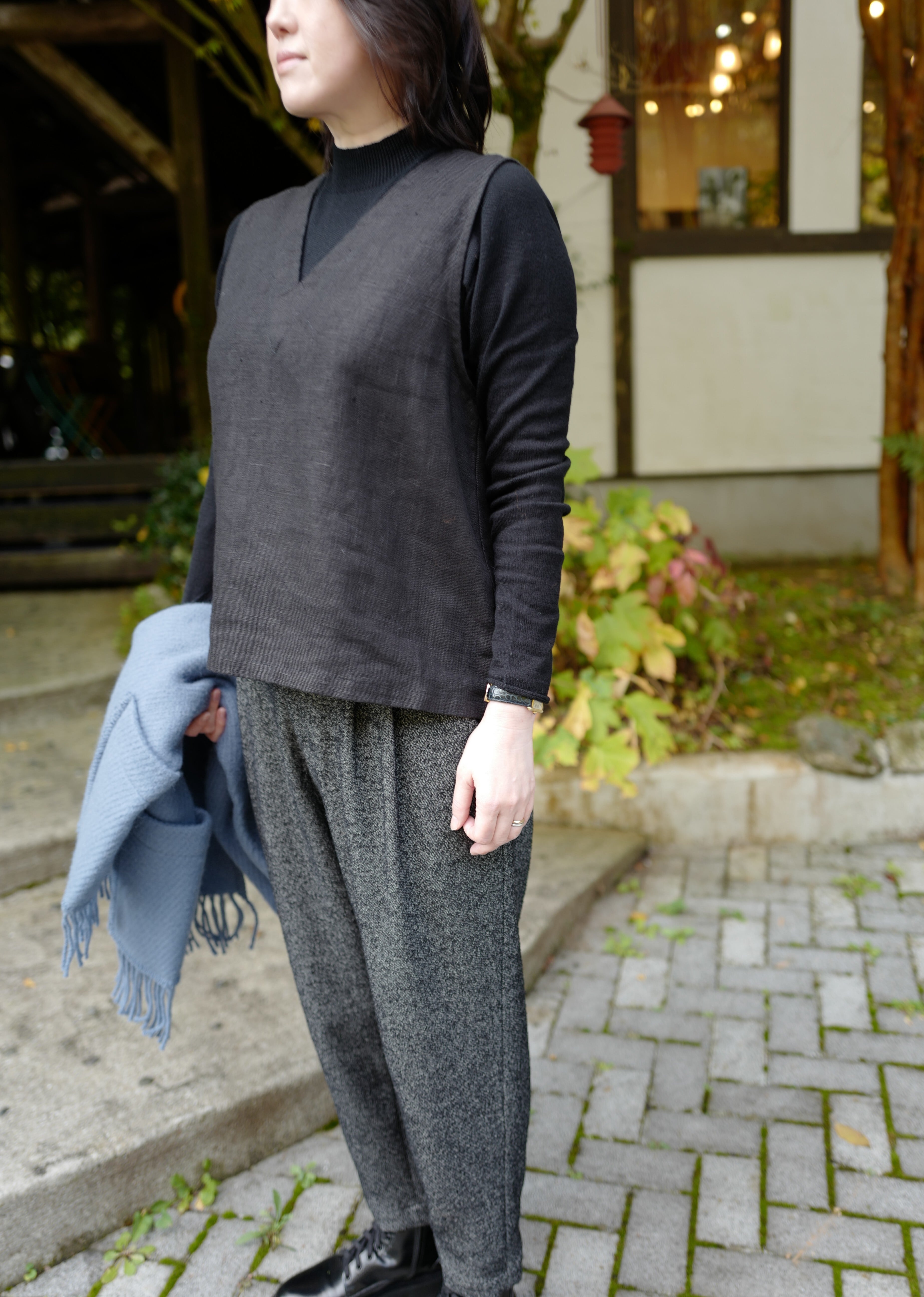 別注》fog linen work｜厚地リネンVネックベスト・ジレ（col.ブラック