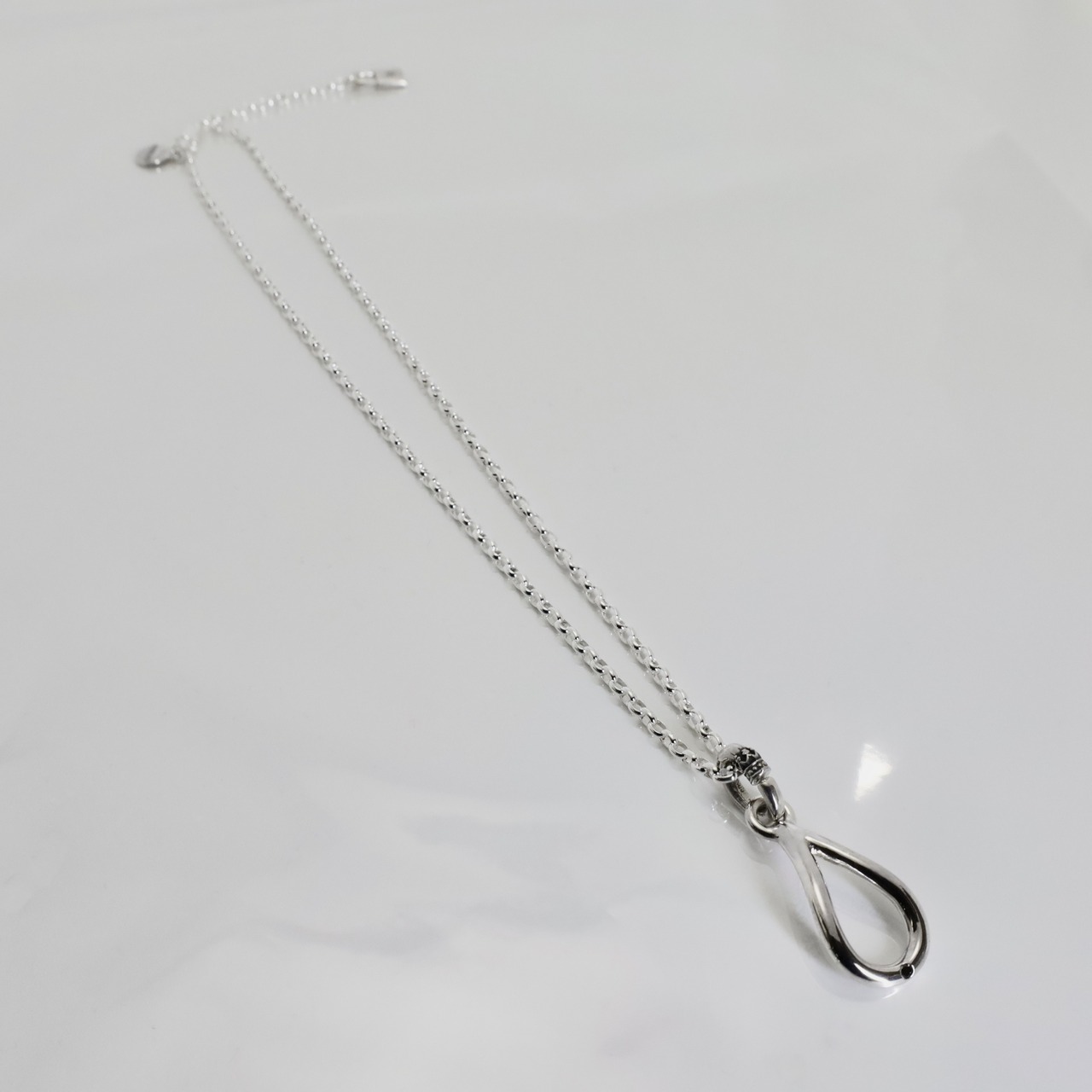 OPEN TEARDROP with BLACK DIAMOND NECKLACE / オープンティアドロップブラックダイヤモンドネックレス