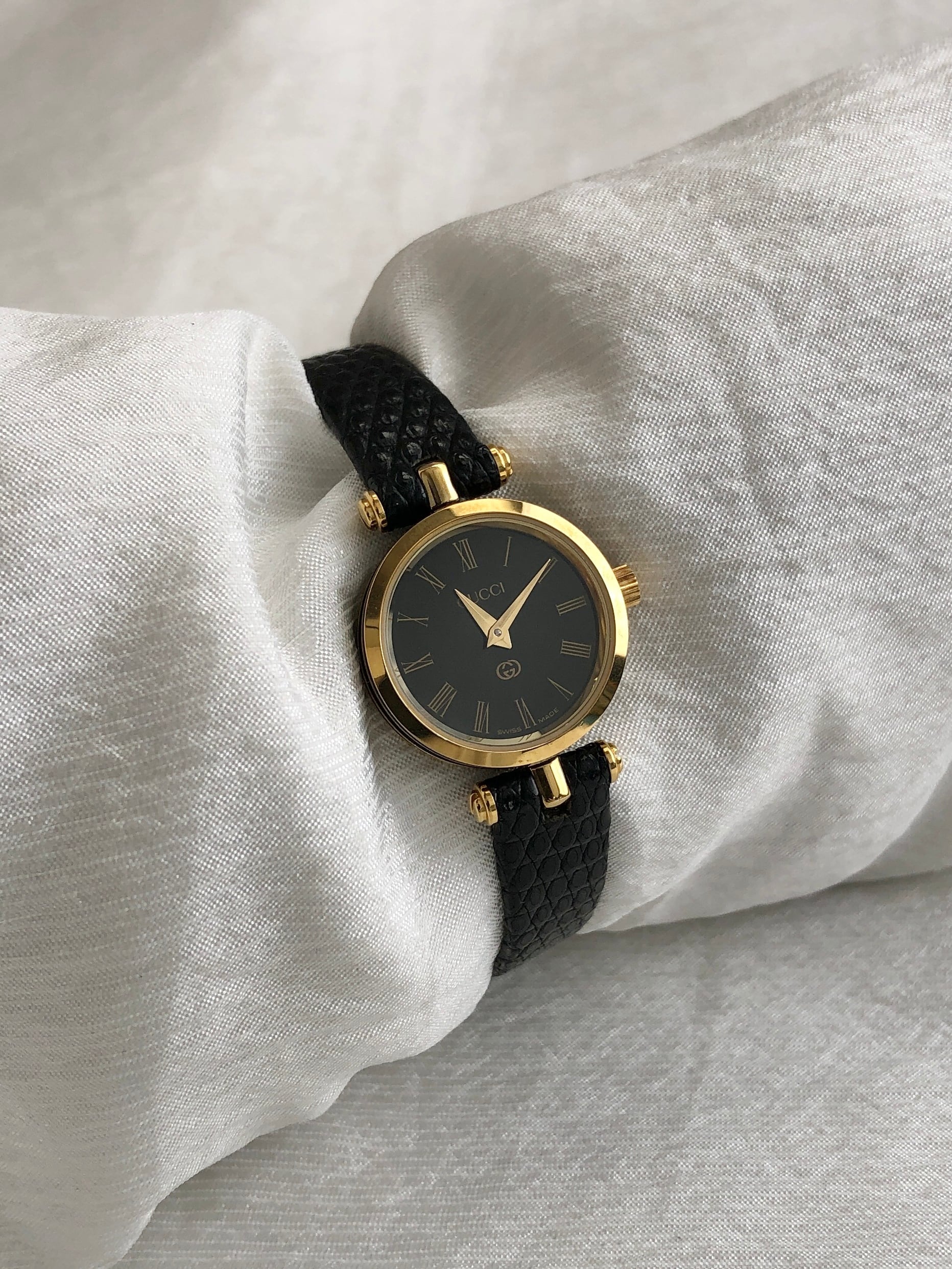 GUCCI グッチ 腕時計 ブラック ラウンドフェイス ローマ レザー