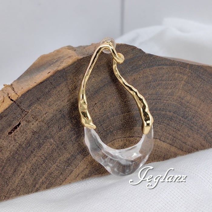 スタッド式 ピアス バイカラー 変形 オーバル デザイン (MA024)θ