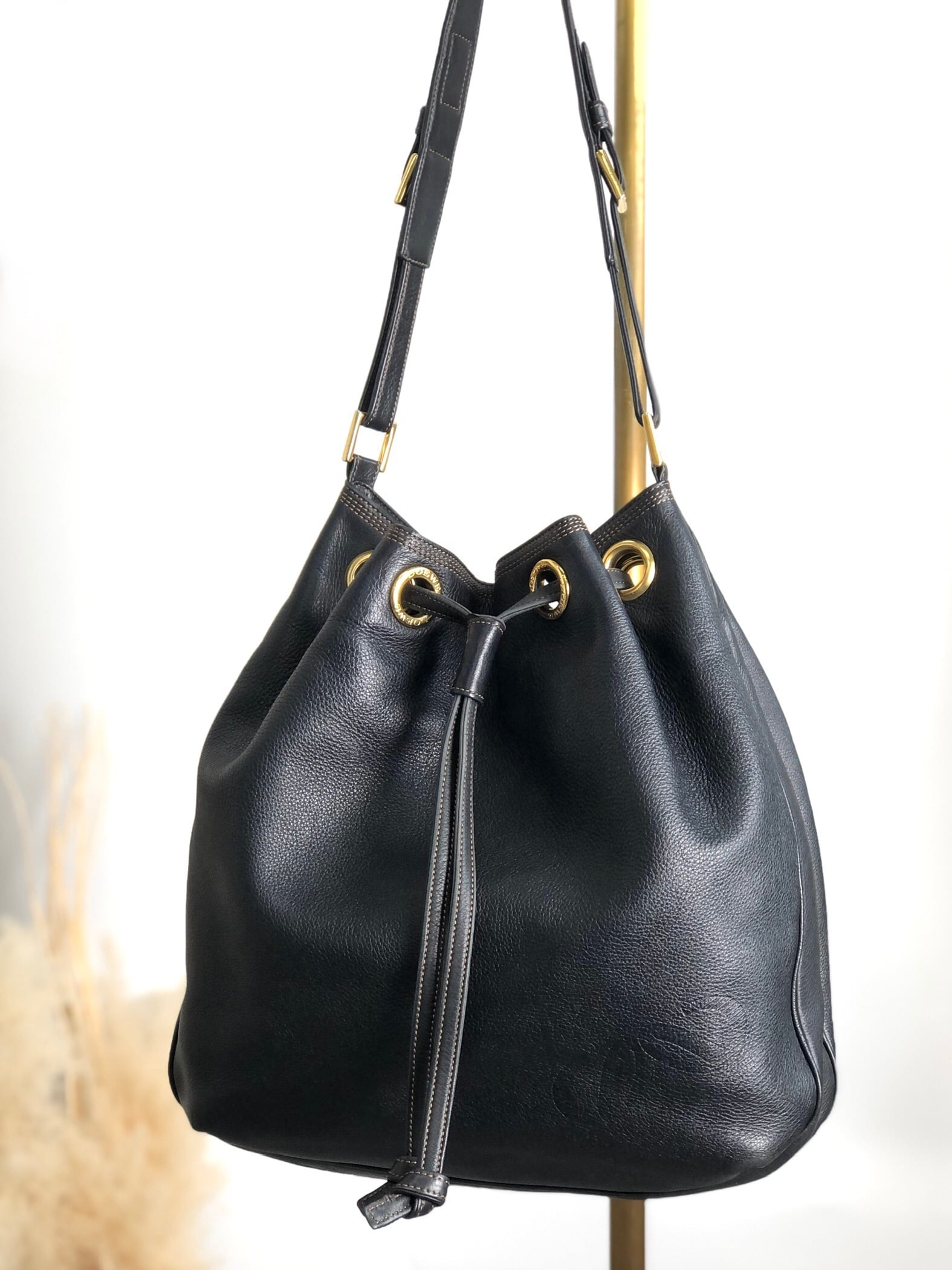 LOEWE ロエベ ショルダーバッグ ブラック アナグラム レザー LOEWE ロエベ ショルダーバッグ ブラック アナグラム レザー