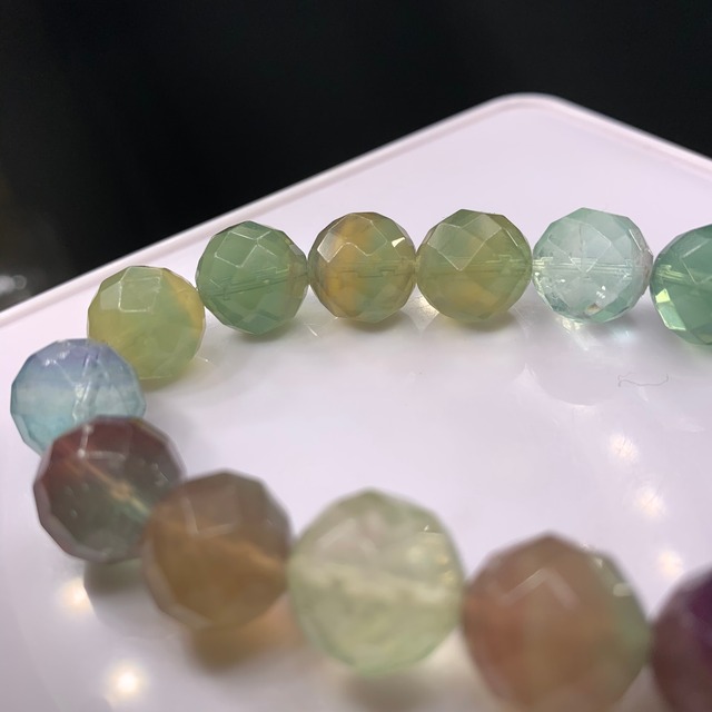 64面フローライトカットブレスレット