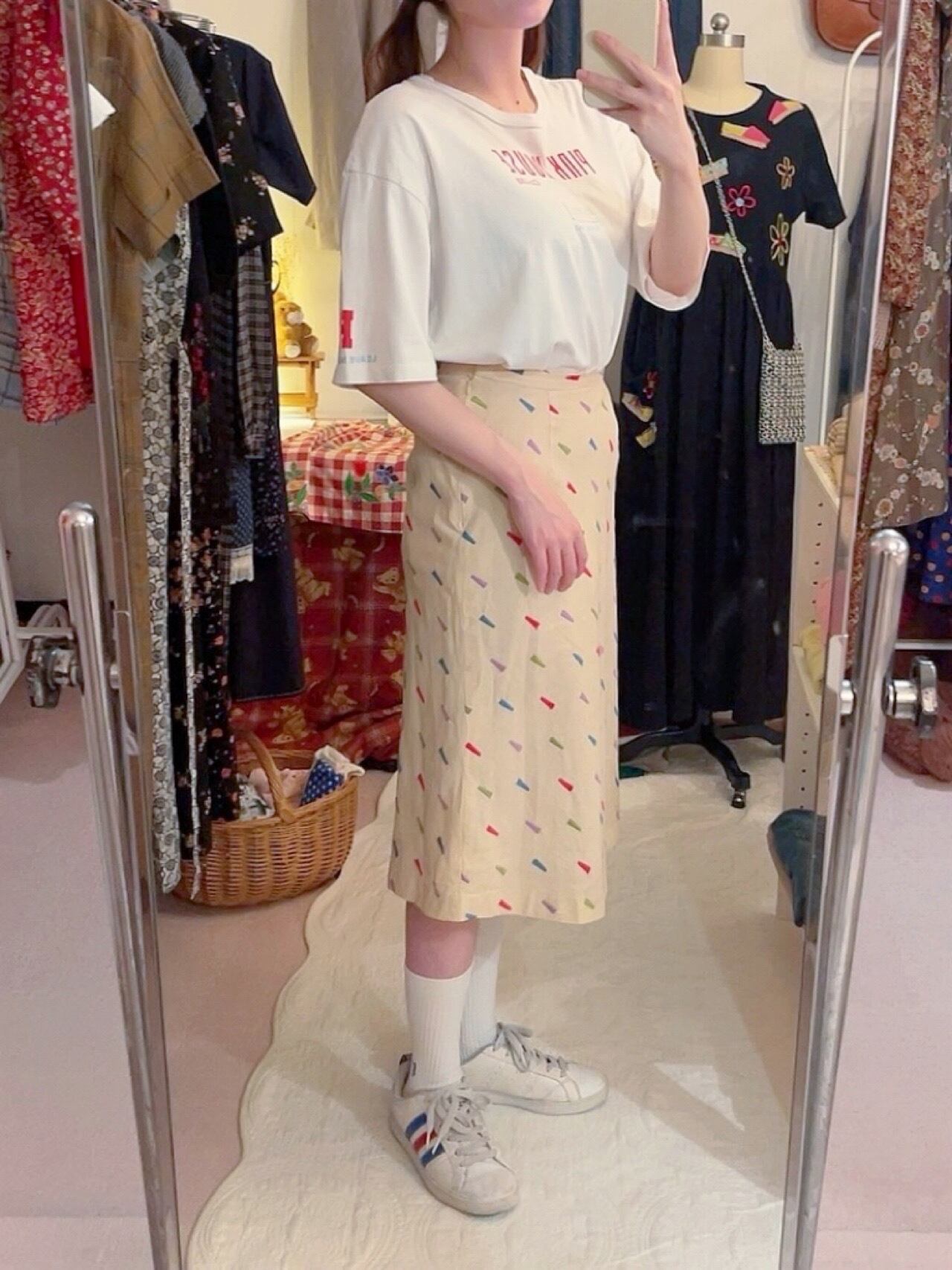 square embroidery semi tight skirt
