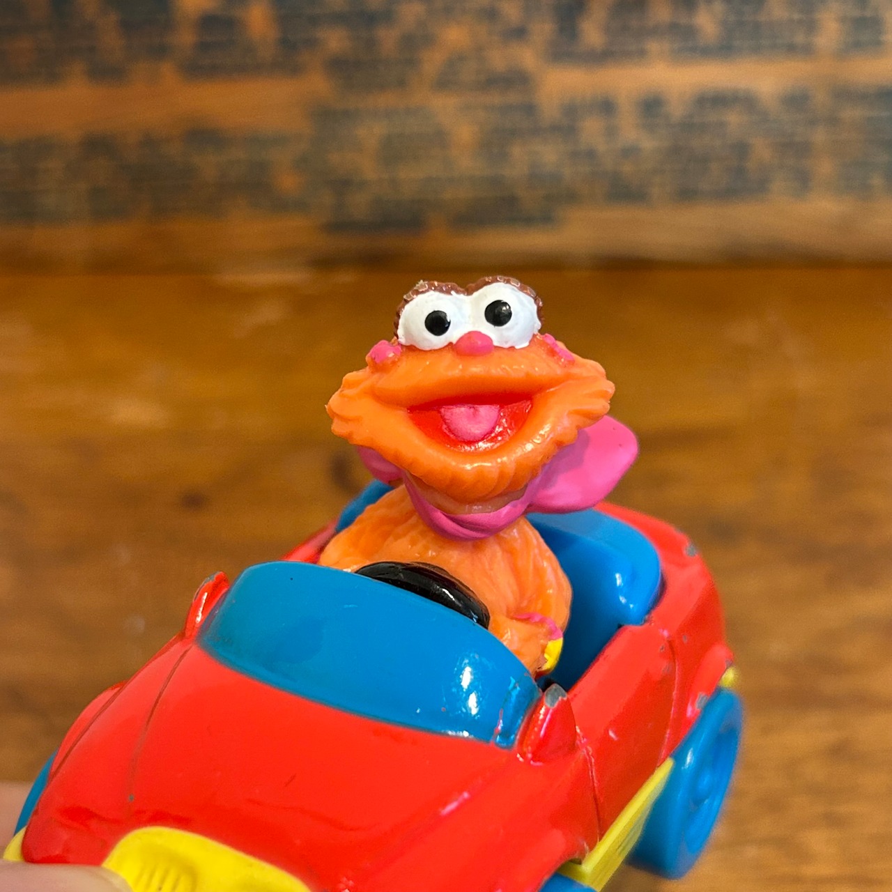 セサミストリート ゾーイ ミニカー ダイキャスト Sesami Street zoe MU-301