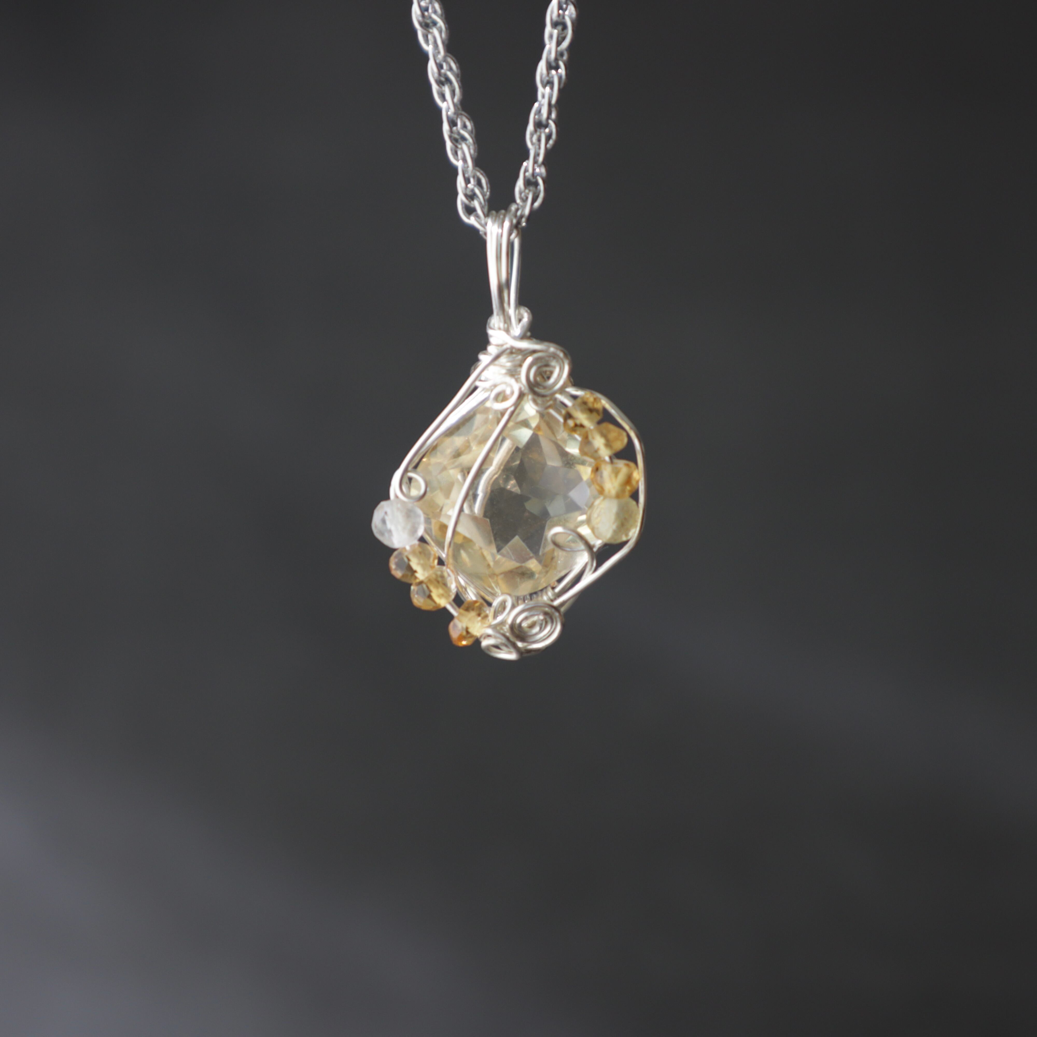 シトリン 太陽の石 金運、財運のパワーストーン | WishesStone