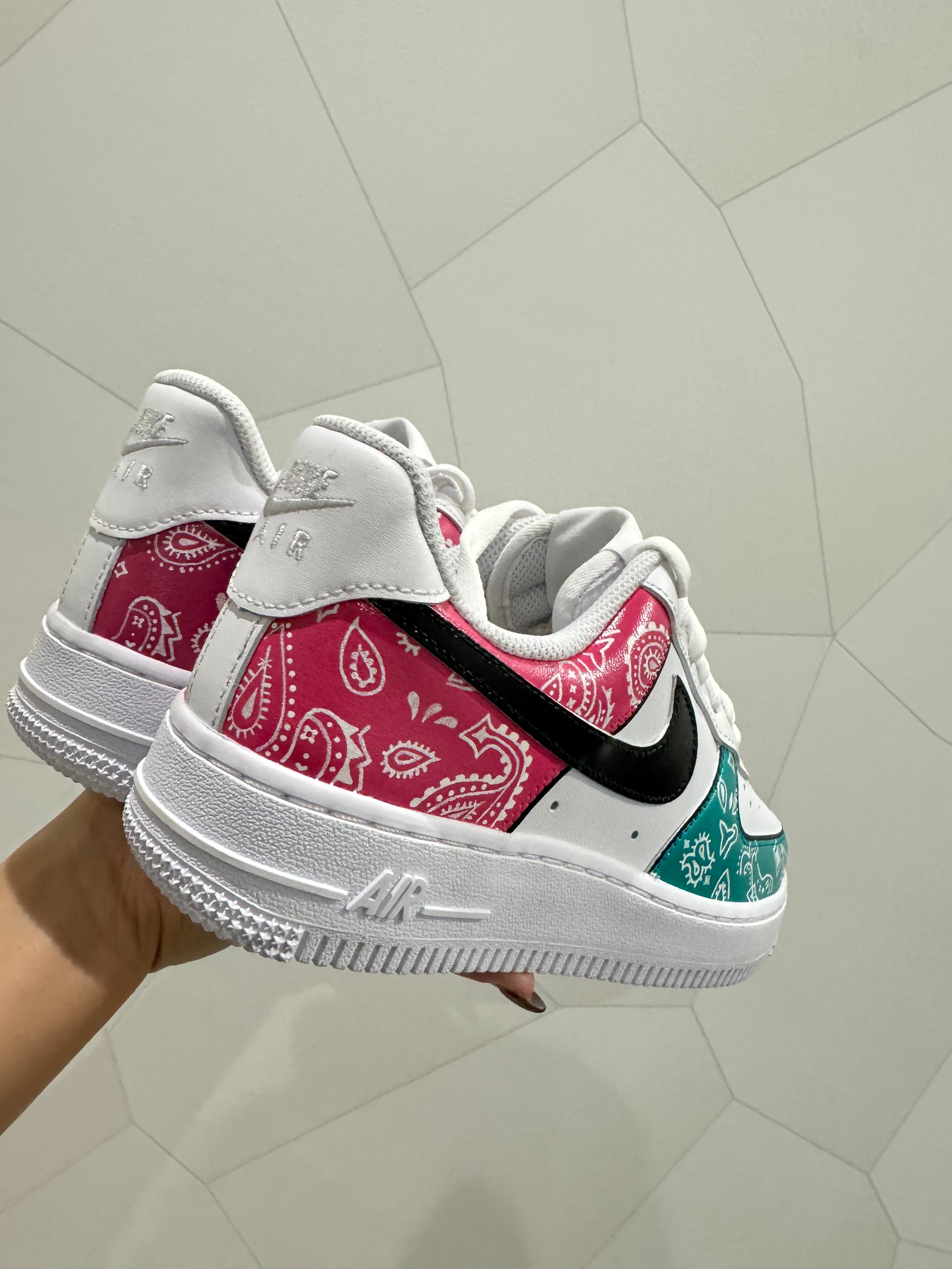 スニーカーペイント | 株式会社寿輝