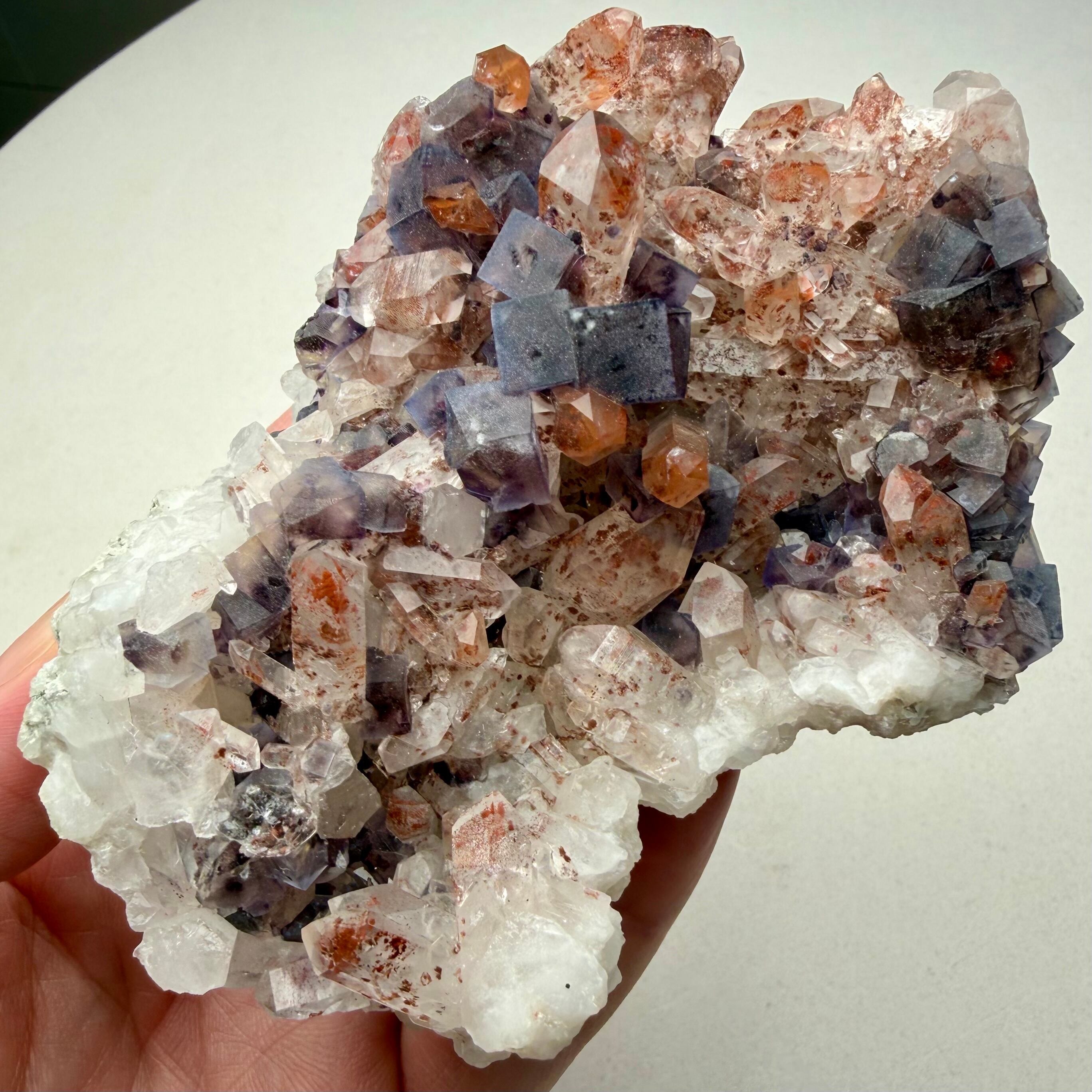 フローライトとヘマタイトの鉱物コレクション フローライト / クォーツ / ヘマタイト【Hematite in Quartz