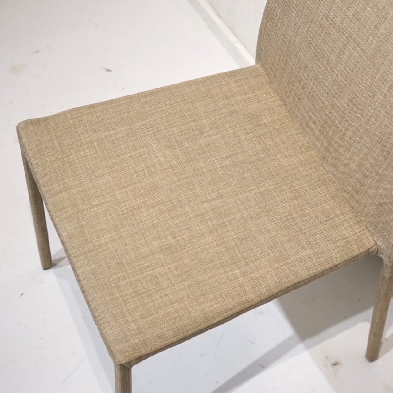 ligne roset リーンロゼ ROSETSlim ロゼスリム ダイニングチェア アームレス チェア 椅子 ファブリック モダン ミニマル ホテルライク