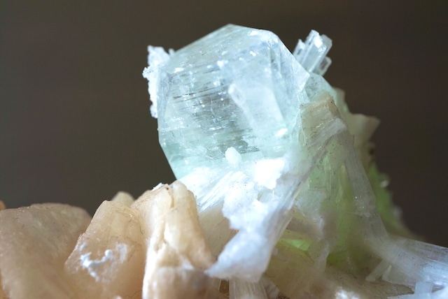 グリーンアポフィライト/スティルバイト/スコレサイト Apophyllite/Stilbite/Scolecite 863