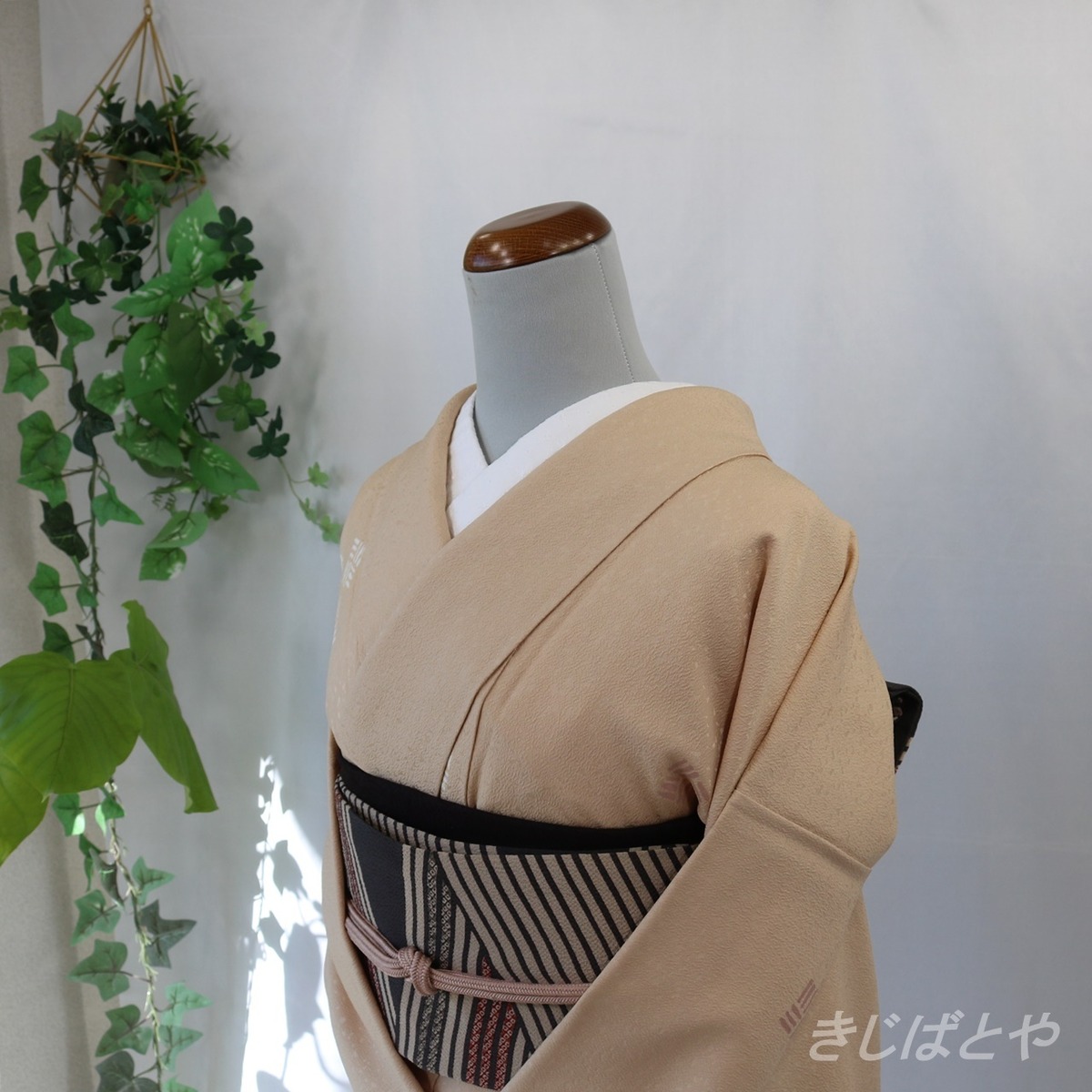 1383】お召 飛び柄小紋 袷 何気ない