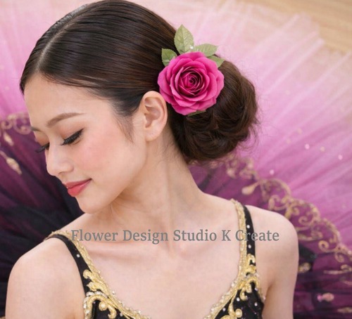 ローズピンクの薔薇と葉っぱの髪飾り　フローレス　フラメンコ　バレエ　ダンス　薔薇　ヘッドドレス　袴　Rose Pink Rose Hair Accessory