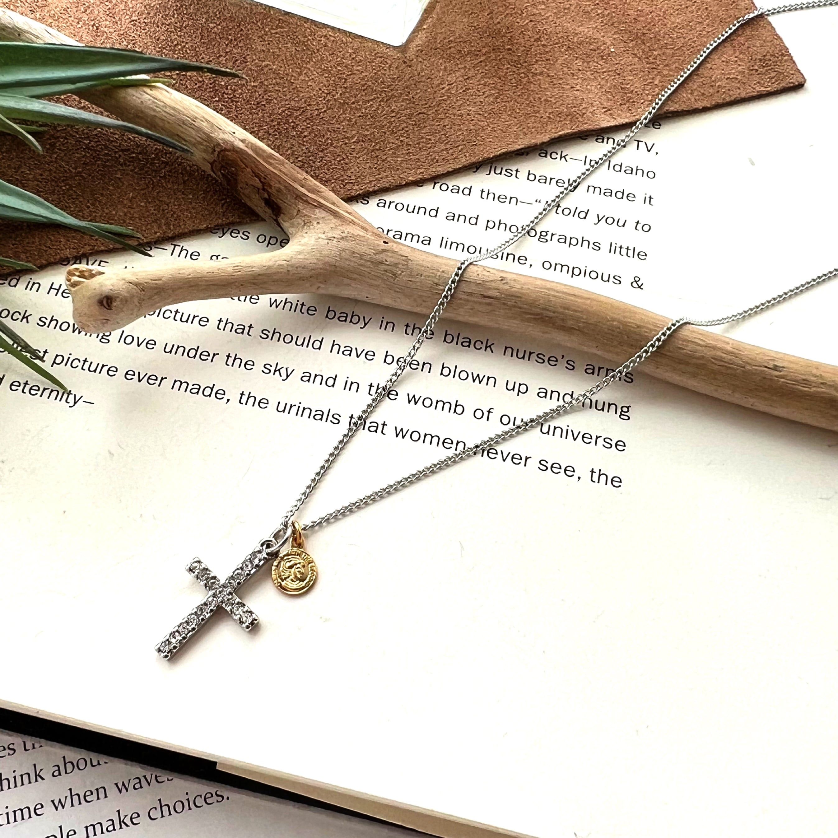 Cross Contrast Necklace【SILVER】