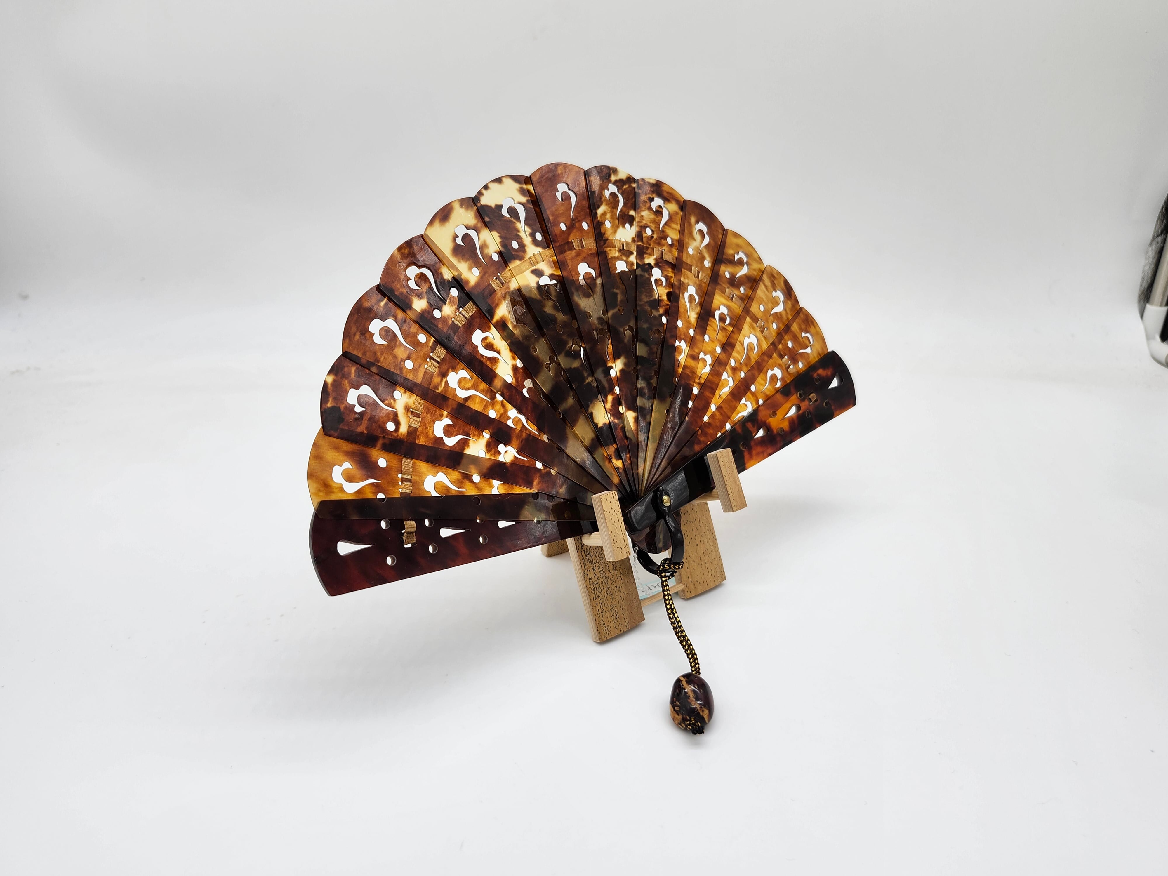 べっ甲 扇子（中）（S-002） | べっ甲アクセサリー「なにわべっ甲
