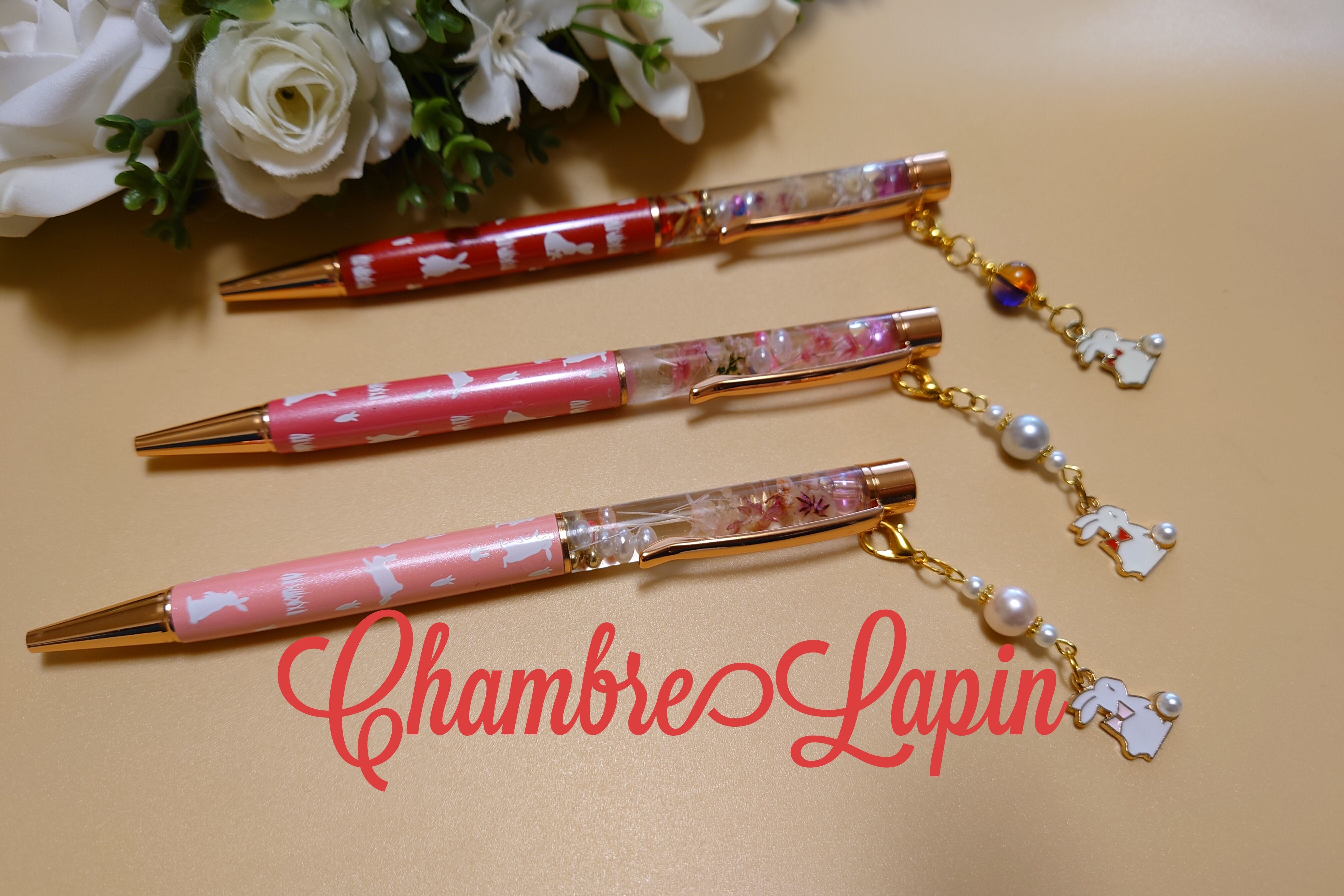 うさぎ柄・フルカスタム・ハーバリウムボールペン（うさぎチャーム付き  