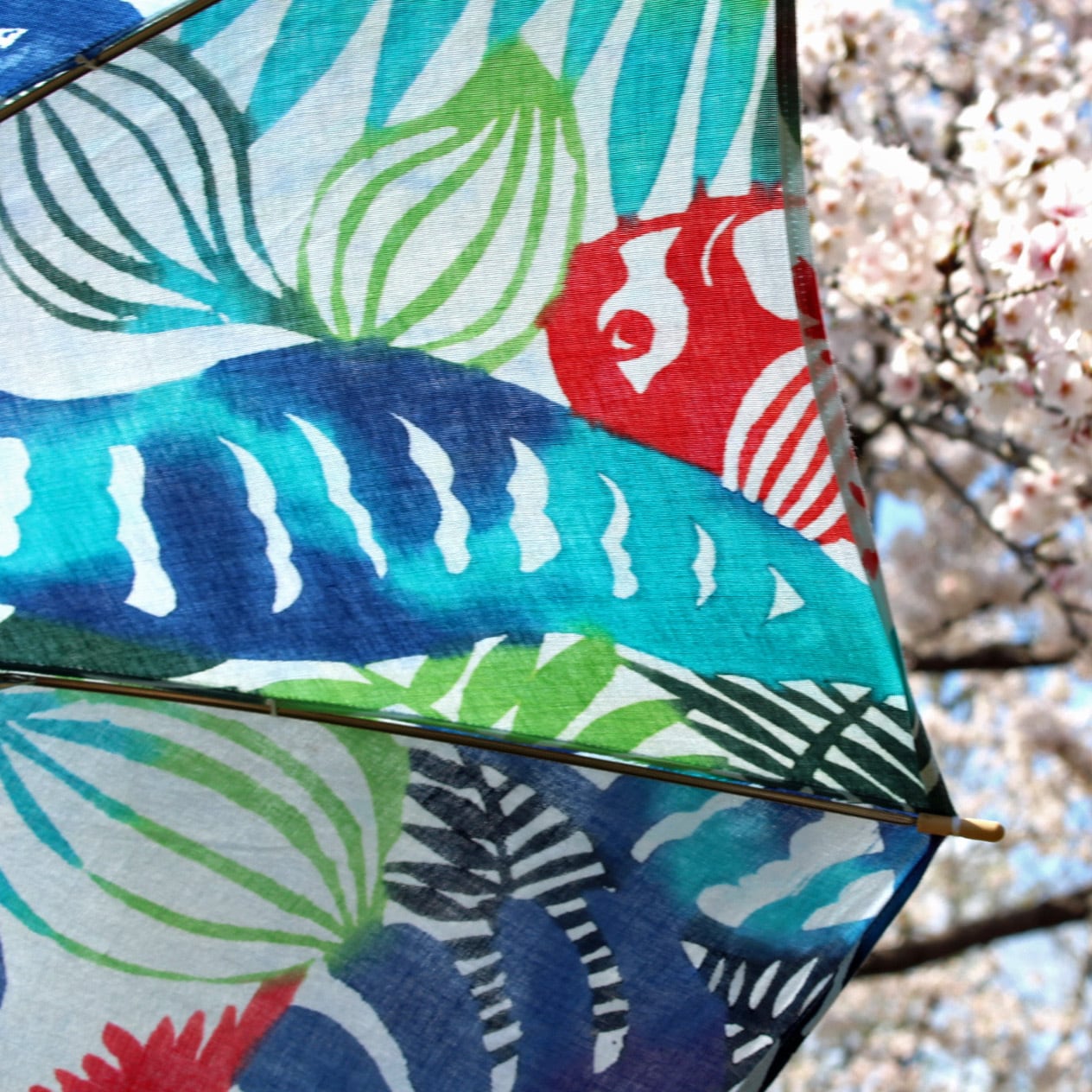 型染め日傘「南国の鳥」ブルー 【受注制作】 | some:teco