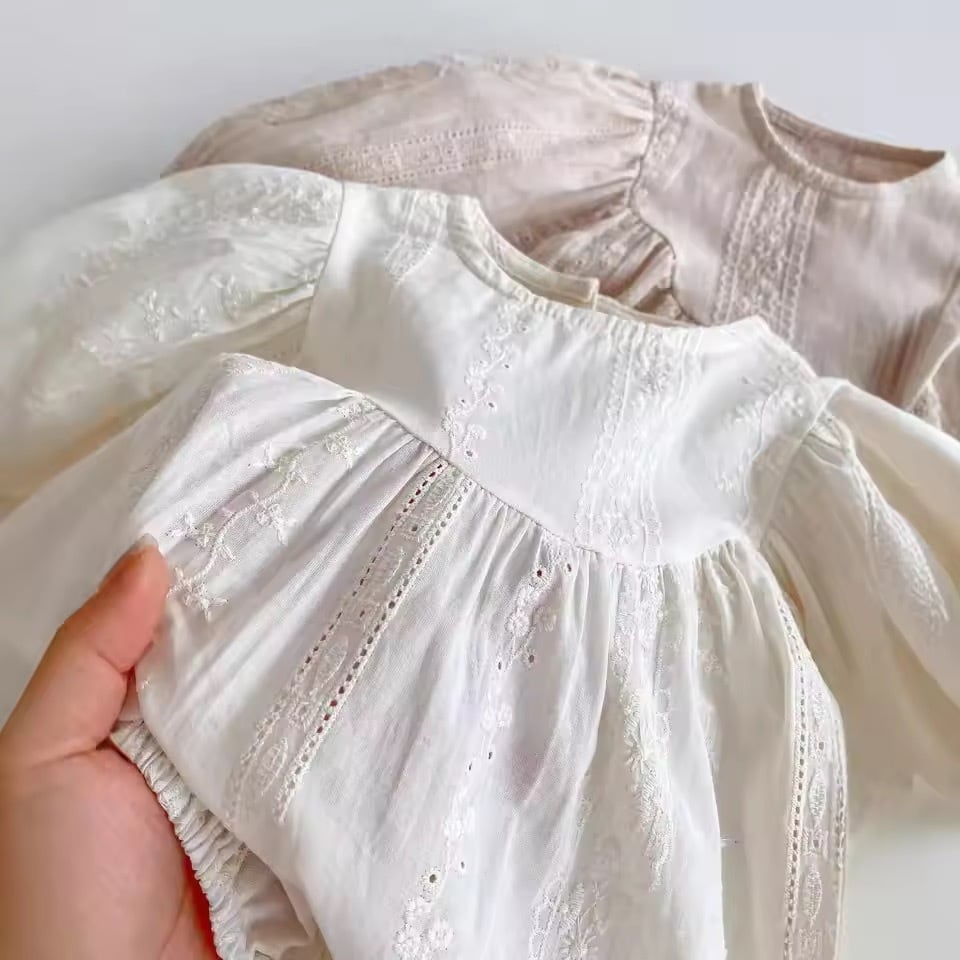 長袖レースロンパース