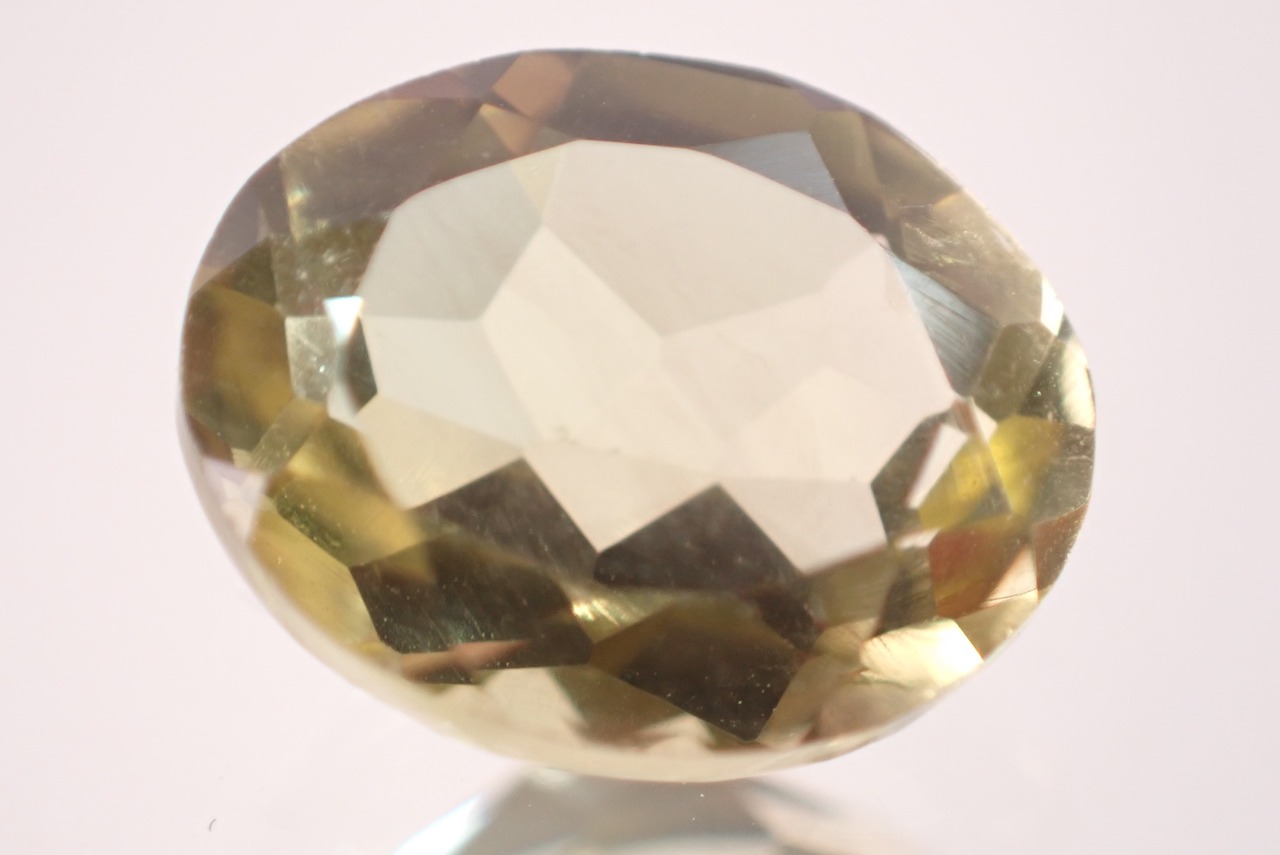 オリーブクォーツ　1.75ct　[D2-328]