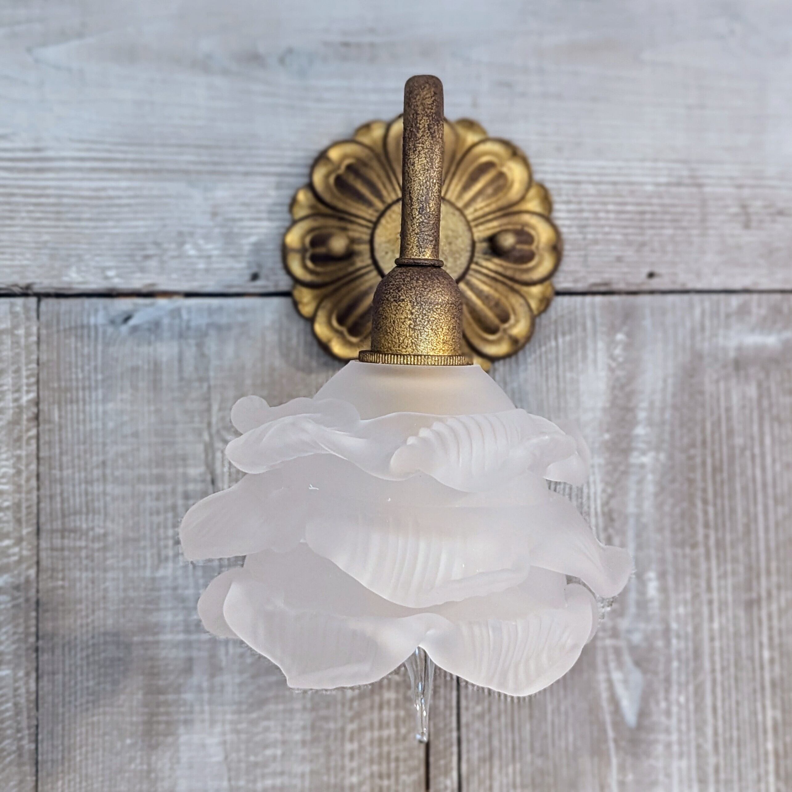 k112r111 フロアランプ ルドゥーテローズ 大きなシェードが特徴的な逸品 k112r111 フロアランプ ルドゥーテローズ 大きなシェードが特徴的な