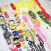 フラダンス 小物 小道具 まとめ売り 全100点以上 セット カラフル ネックレス フラワーレイ リーフレイ シェルレイ 髪飾り ウィッグ リーフ 舞台 タヒチアンダンス 小物セット 民族舞踊 フラワーアクセサリー カラフル系 ダンスアイテム フラダンス衣装
