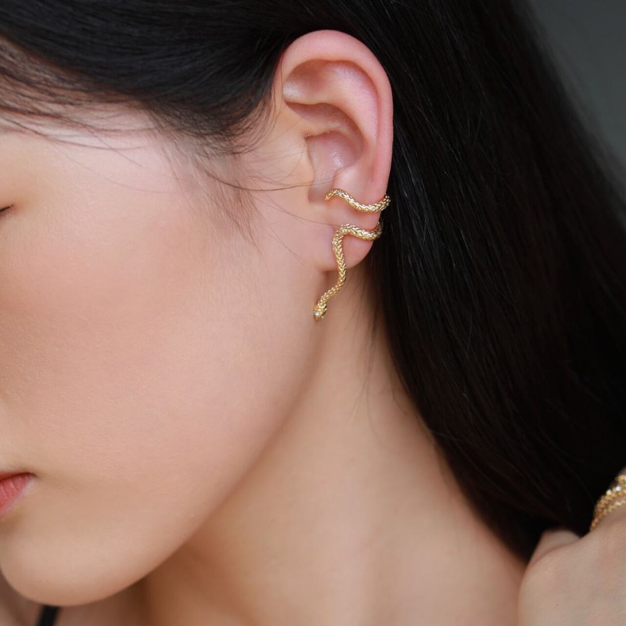 Gold snake earrings S950