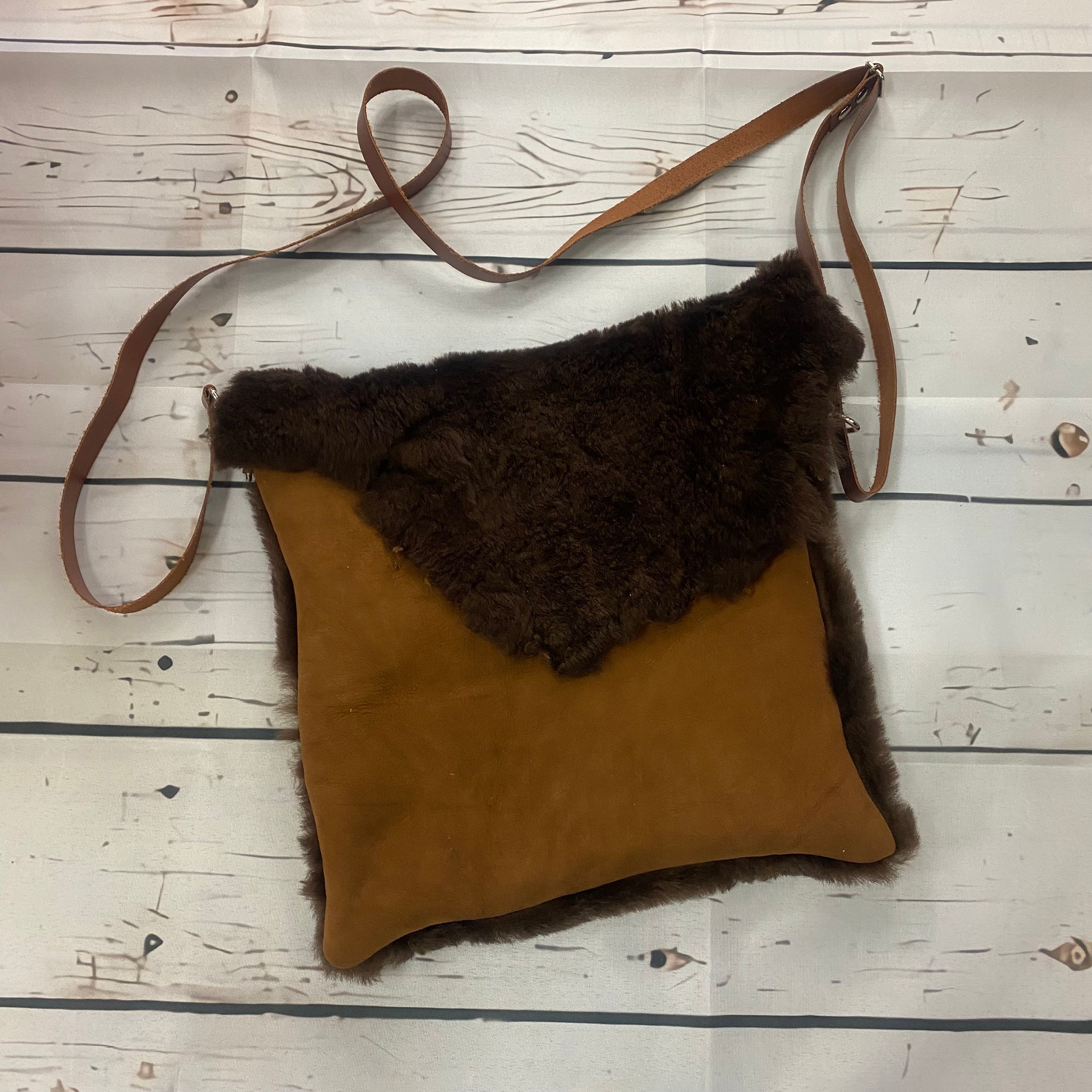 ☆お買い得！ムートン 【約30ds 】O2F-011 | and leather 【初心者