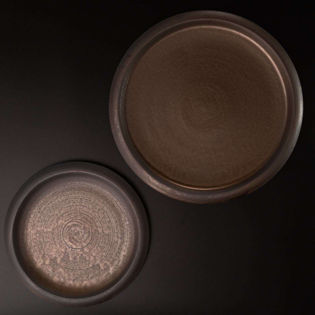 ブロンズ釉 Rリム皿（中） | encounter(エンカウンター)/食器・植木鉢