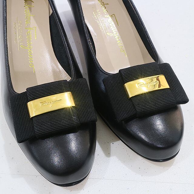 Ferragamo新品未使用パンプス