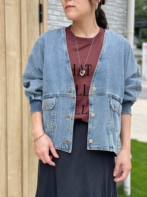 インナーもボトムスも選ばず着れるリブ袖デニムジャケット