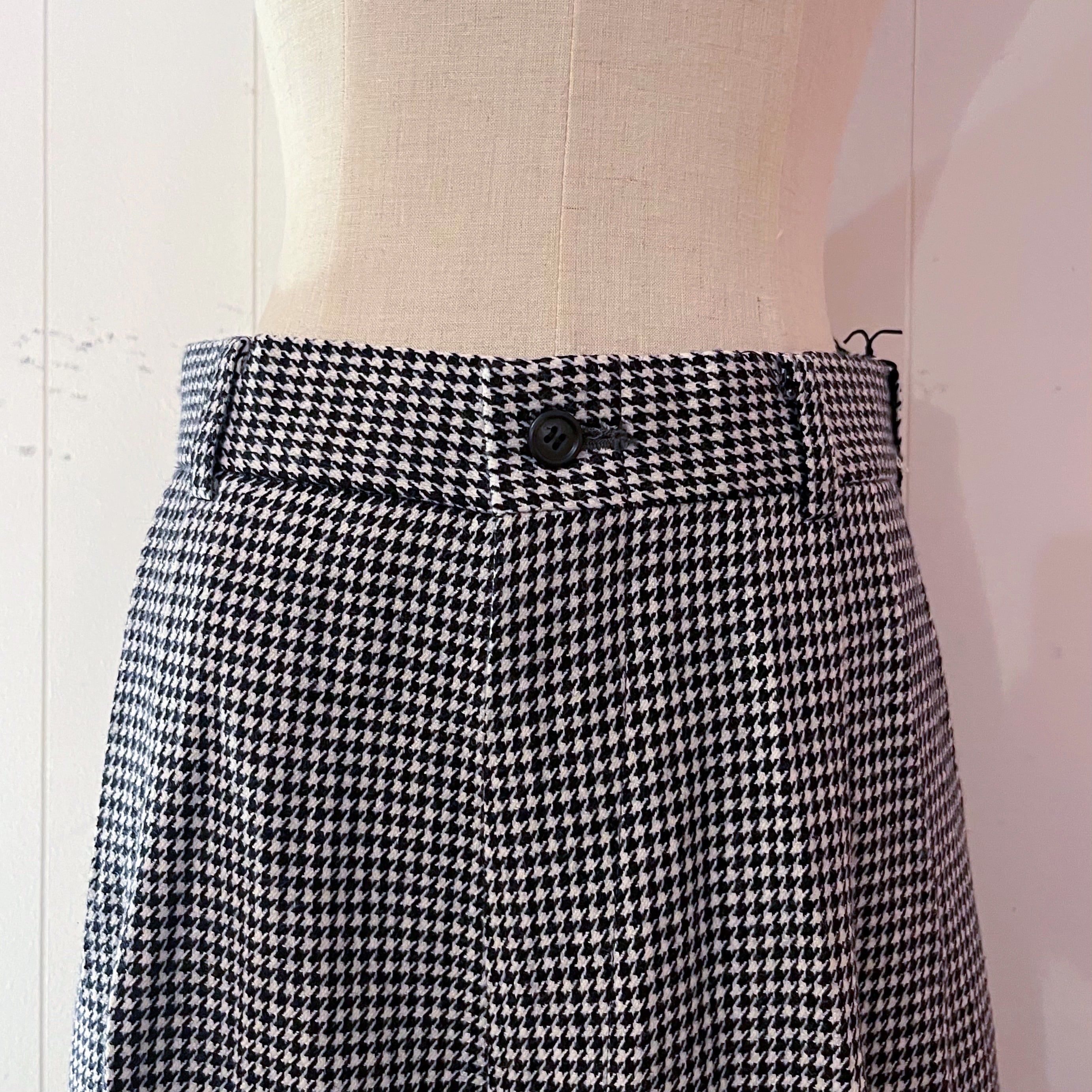 houndstooth center press pants