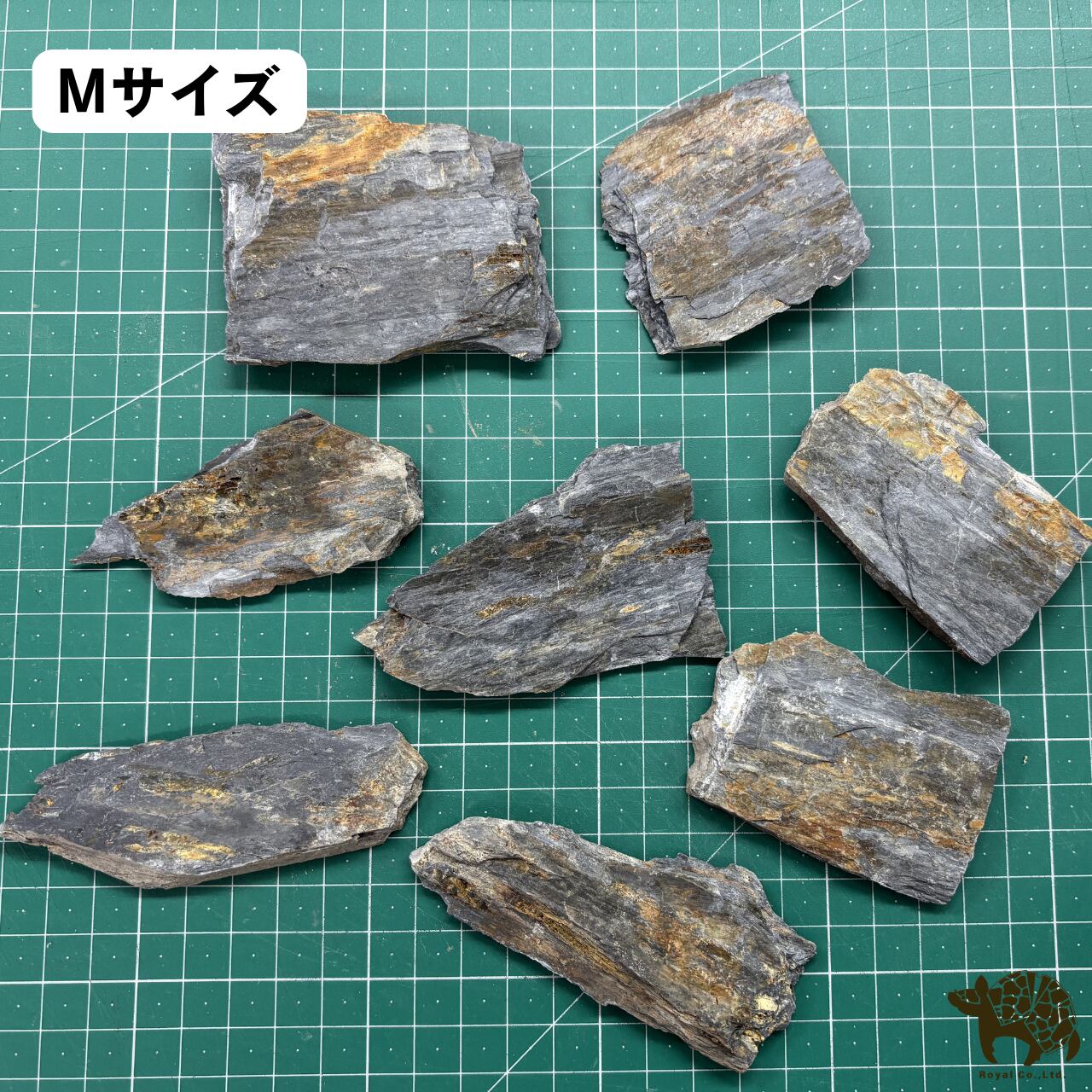 【Mサイズ 8枚入り】サビ黒平石 扁平な石 厚み約3~8mm 大きさ約50~100mm 石積み 階段石にも使える テラリウム 階段 日本風 かっこいい