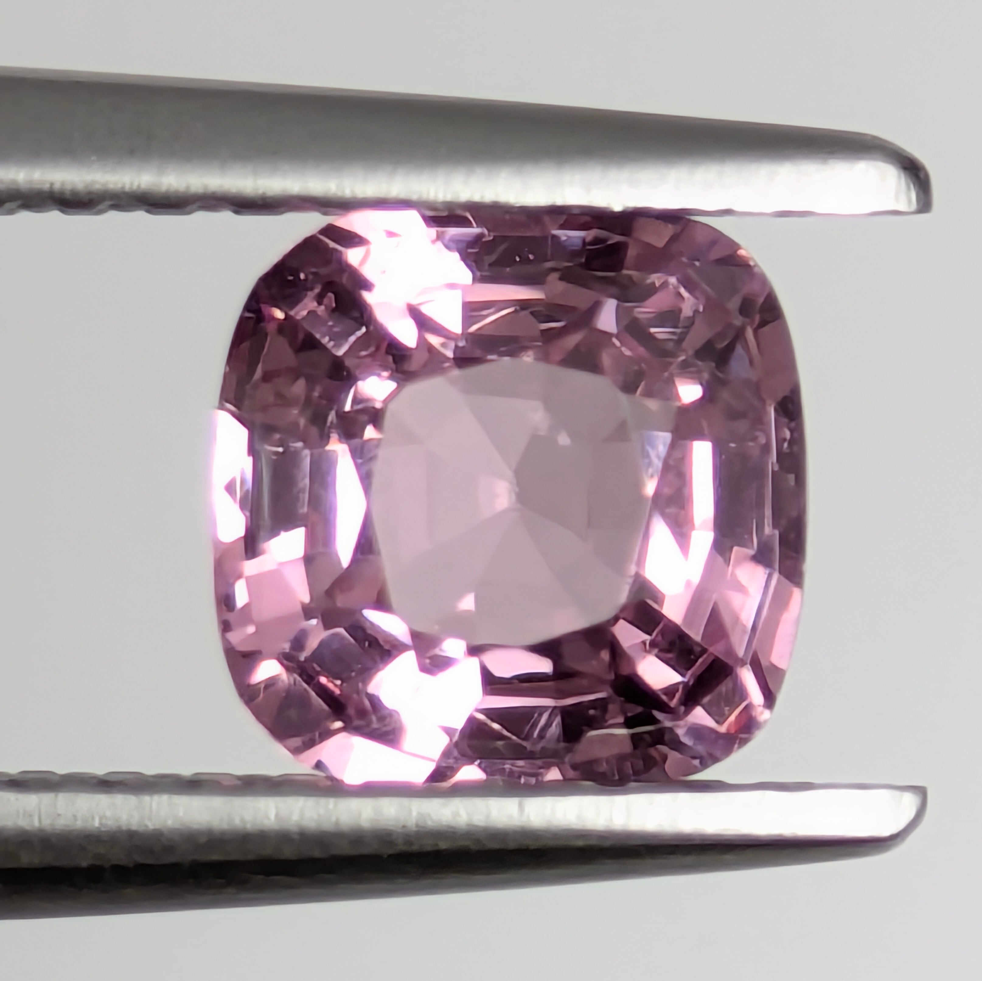 ピンクスピネルルース ミャンマー・モゴック産【0.91ct】 PRO209180