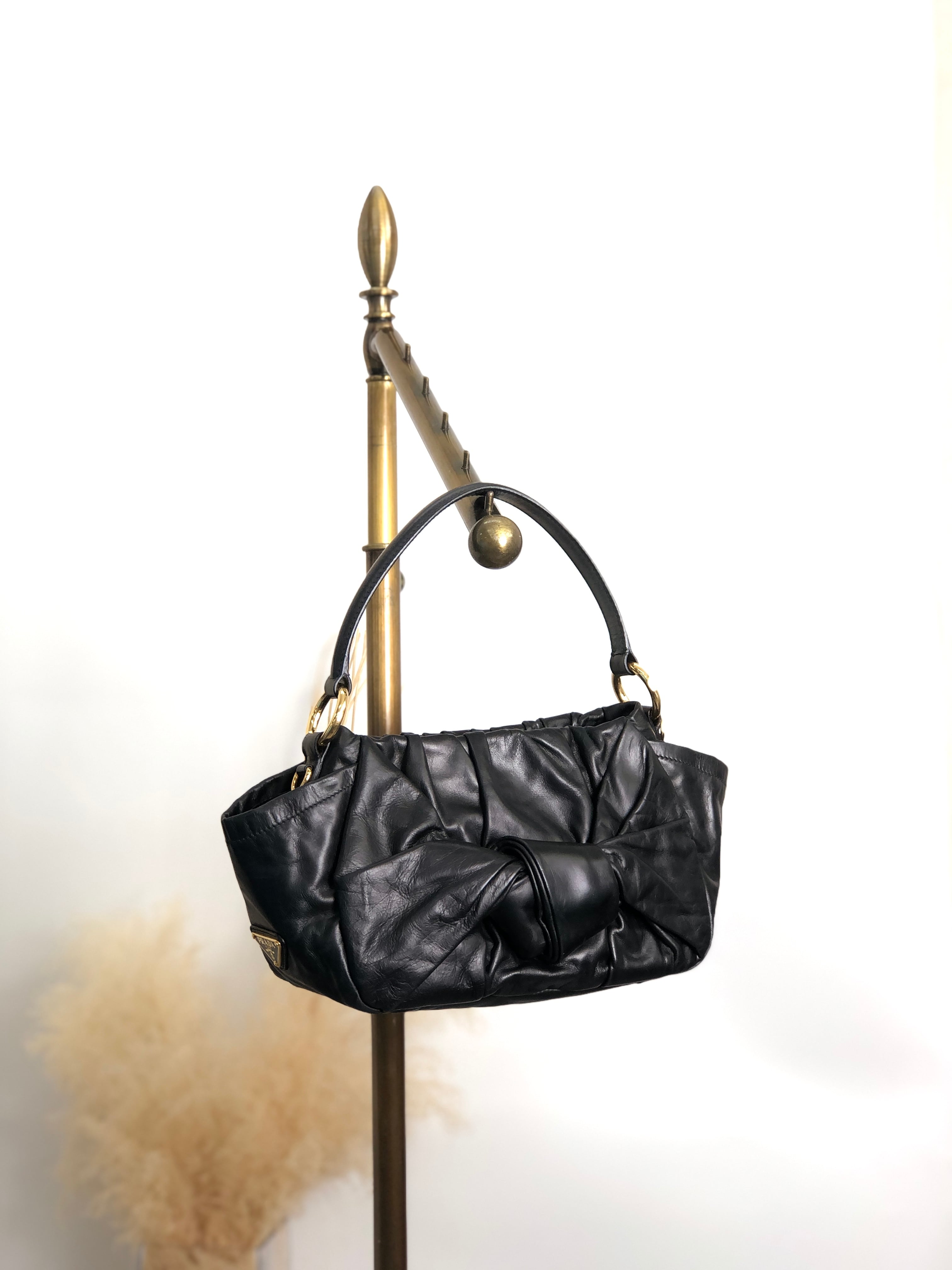 【ATS】PRADA ストラップ キーホルダー ビジュークマ チャーム PRADA プラダ クマ モチーフ チャーム サフィアーノ ビジュー