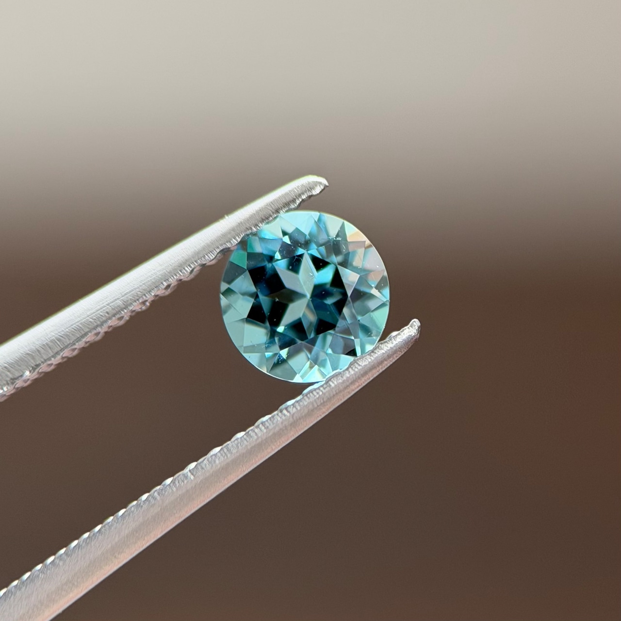 ブルートルマリン 5.2x5.2mm, 0.56ct, ナミビア産